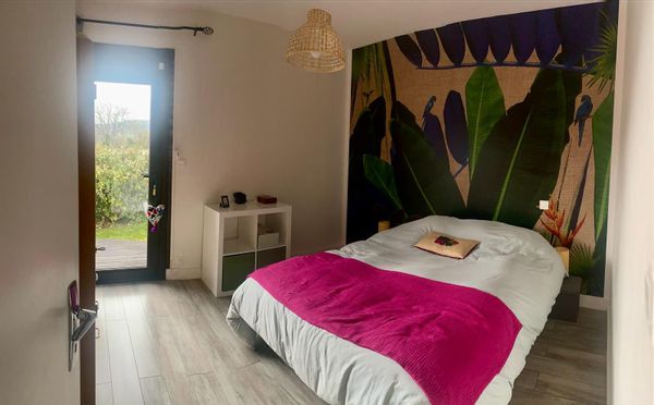 jolie chambre+SDB+WC privés et terrasse