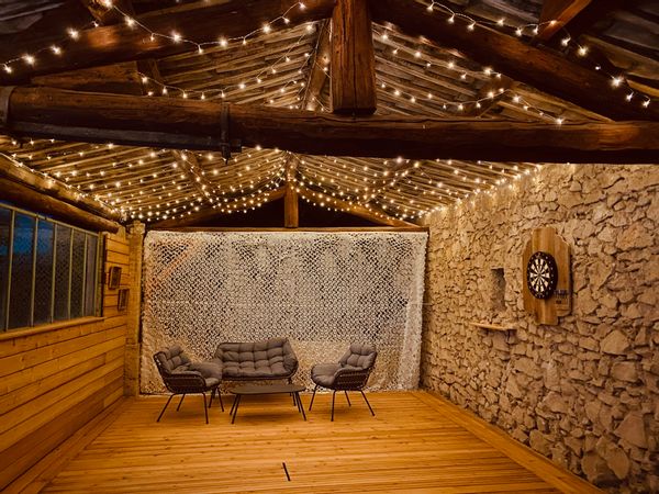 Maison mitoyenne, 5 personnes maximum, dans le Luberon, en campagne