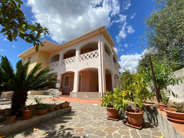 Manunta Holiday House