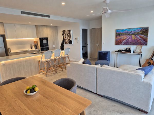 Uniquely Positioned Luxury Apartment accessing both Kirra and Coolangatta Beaches