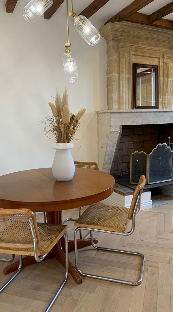 Maison de type girondine au milieu des vignes