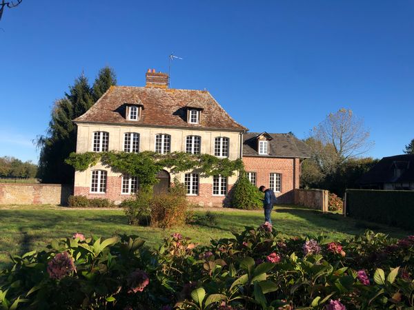 Manor in the heart of Normandy and very close from the coasts.