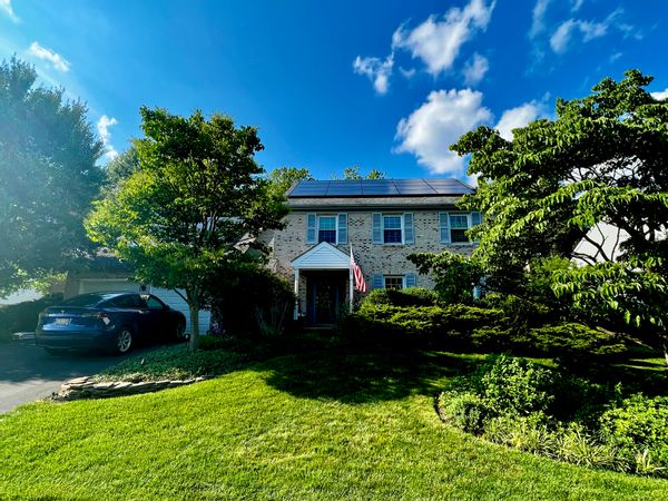 Luxurious Family Retreat: Spacious Comfort and Outdoor Elegance- Ideal for family vacations, reunions, or group getaways!