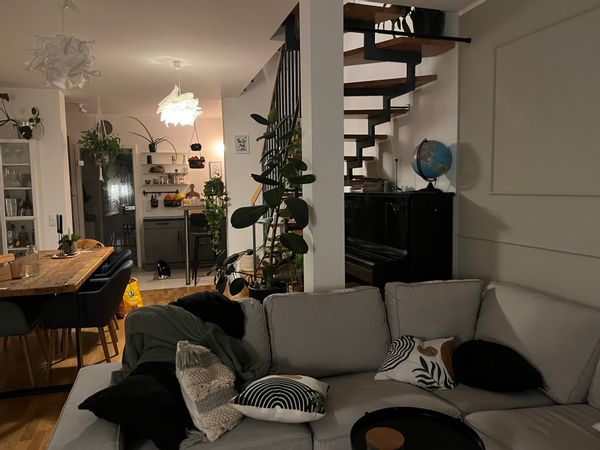 Stilvolles Reihenhaus mit Garten und Dachterrasse