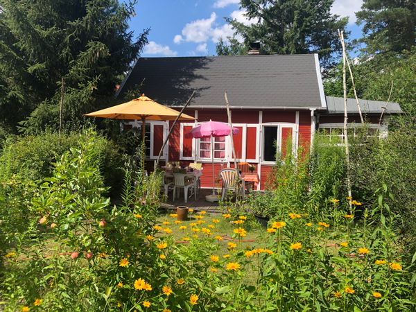 The Little red House