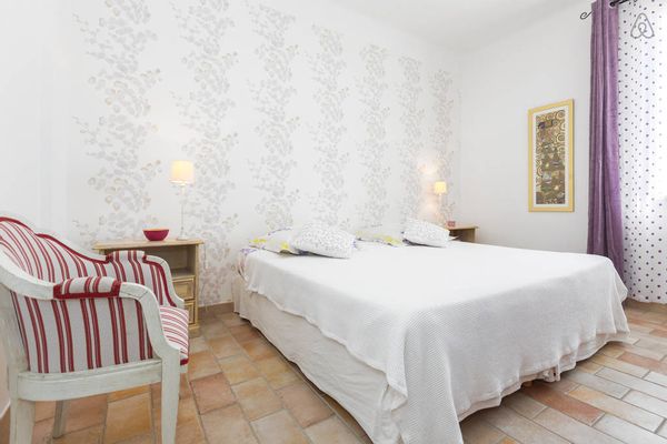 Une chambre double dans un mas en Provence