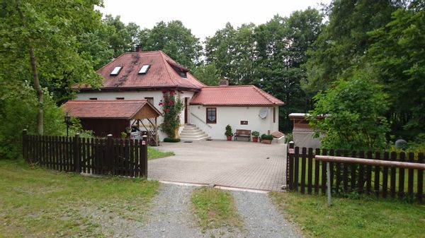 Petite maison au lac