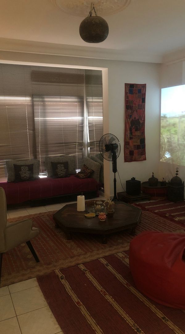 Rez de villa et grandes terrasses avec vue sur mer