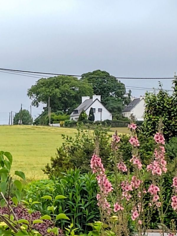 La maison d'Emilie et Sylvain à 20' des plages et Monts d'Arrée