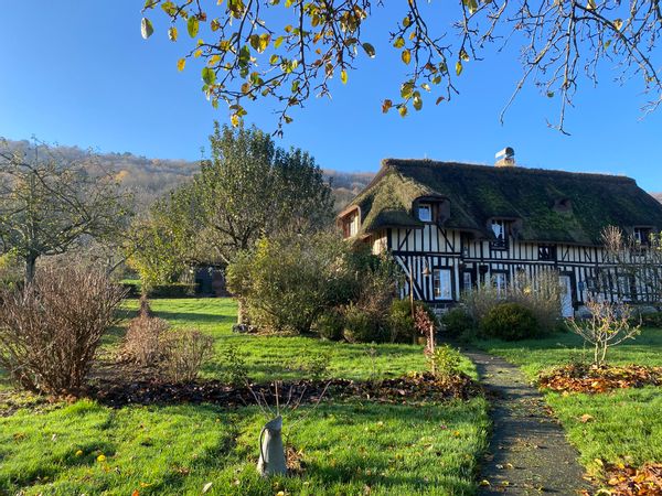 Chaumière au coeur du Marais Vernier ( 2 semaines minimum )