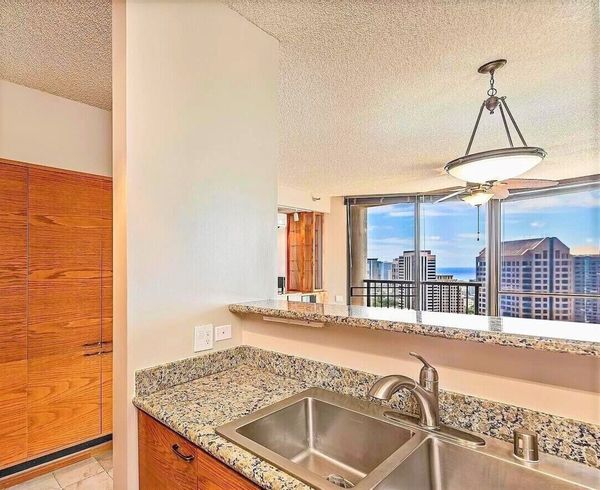 Honolulu Penthouse with Stunning Harbor, Aloha Tower, and Ocean Views