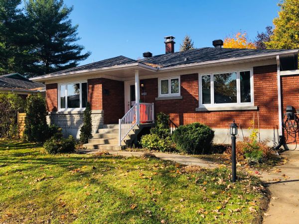 La maison sous les arbres