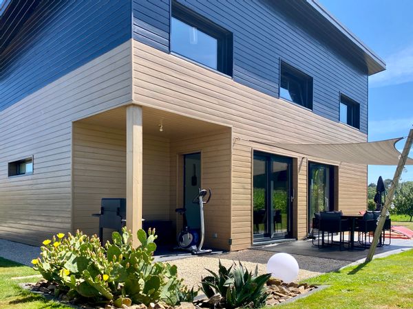 Maison d'architecte en bois  avec piscine - PAS D'ECHANGES POUR 2025 !