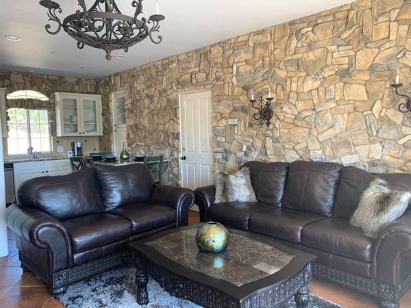 Magnificent park like setting with gorgeous sunsets and peak ocean views located on a 2 acre gated estate In the foothills of Vista in north San Diego County just minutes to the freeway and only 8 miles to Oceanside beach and pier.