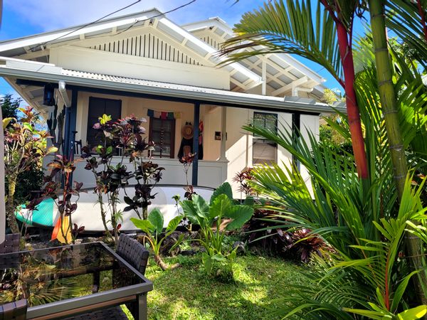 Elizabeth & Corey's Hilo Home