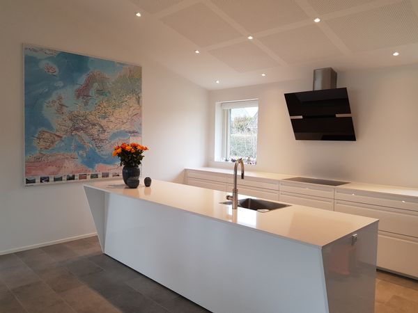 Helles, modernes Familienhaus mit Pool – nur 20 Minuten von Kopenhagen entfernt