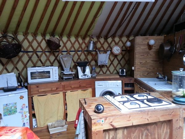 La yourte de Nolwenn Bonjour pas d'échage chez nous pour l'été 2023. A l'année prochaine!