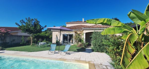 Grande maison familiale avec piscine privée