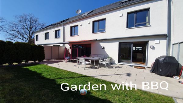 Sept 25 - Oct 2 available - modern family home