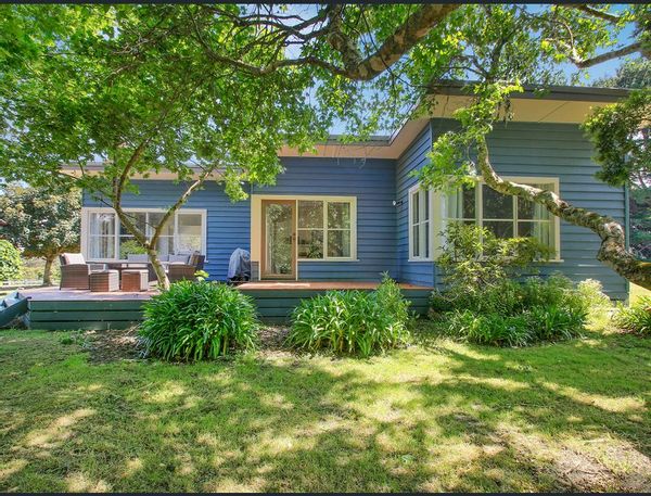 Homestead with private Waterfalls and  Rainforest