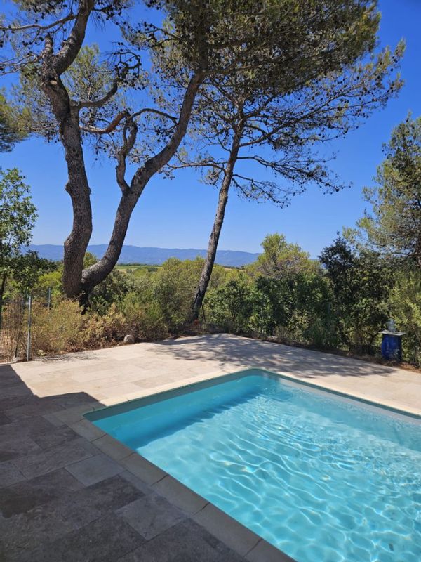 La chambre privée de Stéphanie dans la colline