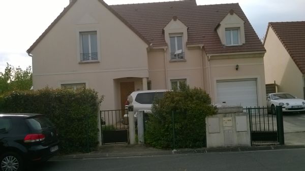 Chambre privée coté rue