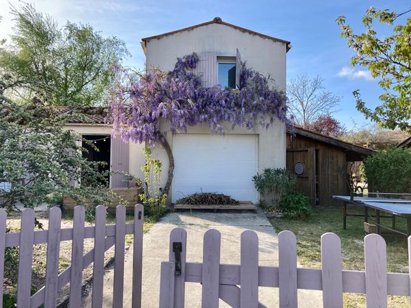 La maison de Justine, Noé, Colin et Achille
