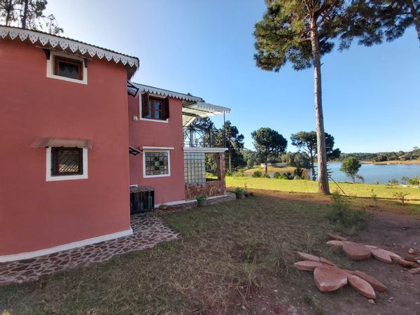 Maison type chalet au bord du lac, Mantasoa Madagascar