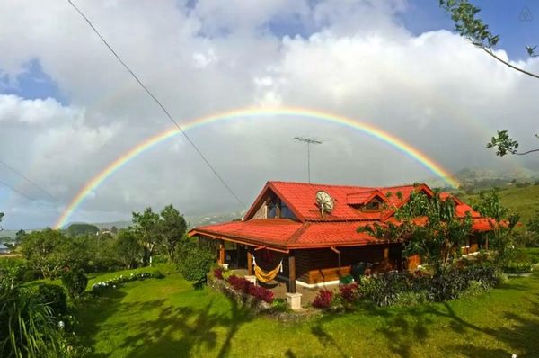 Eugene's Log Cabin, Costa Rica