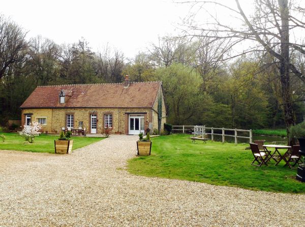 "LA  MAISON DE LA MARE"
Chez Isabelle près de L'Aigle
dans l'Orne...