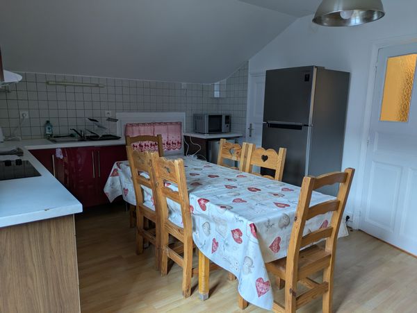 Our apartment is ideally located in the centre of Aime, close to all the local amenities and only a 15 minute drive to the first ski lifts in La Plagne. The funicular to Les Arcs is a 15 minute drive (or train ride) and other Tarentaise resorts such as the 3 Valleys or Val d'Isere can be reached in less than an hour. For those who enjoy ski touring, snowshoeing or hiking the Versants du Soleil offer plenty of opportunities. In the summer, as well as hiking, you can enjoy biking. Whether you're a ski enthusiast or a nature lover, our apartment is the pefect place to explore this magnificent region.