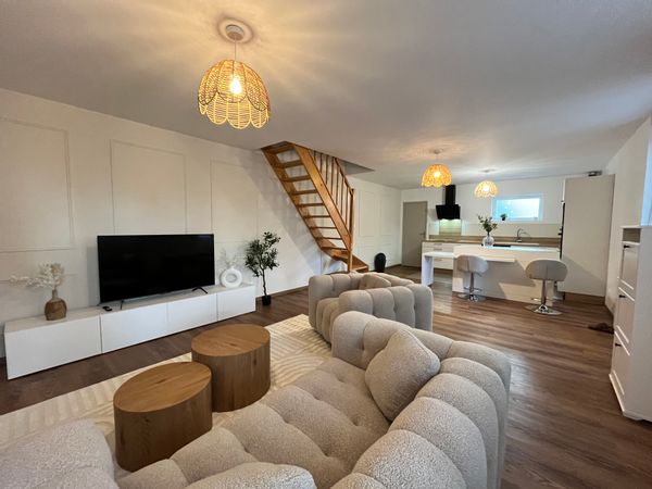 huis van Sabrina, Kevin, Jade et Max