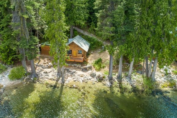 "Le Refuge", Cozy Lakeside Cabin.  5 night minimum