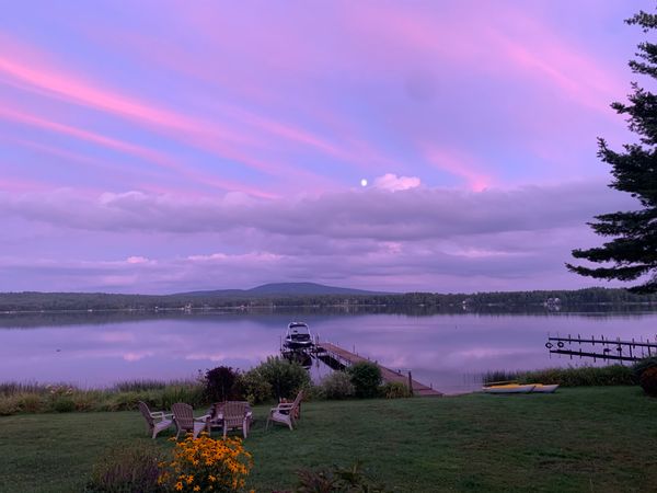 La maison de Nancy et Denis sur le bord du lac Aylmer