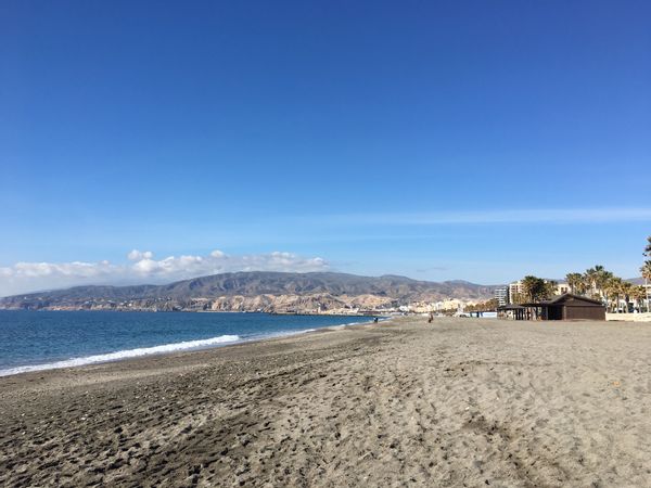 Casa familiar a dos minutos de la playa con dos gatos
House next to the beach with two cats