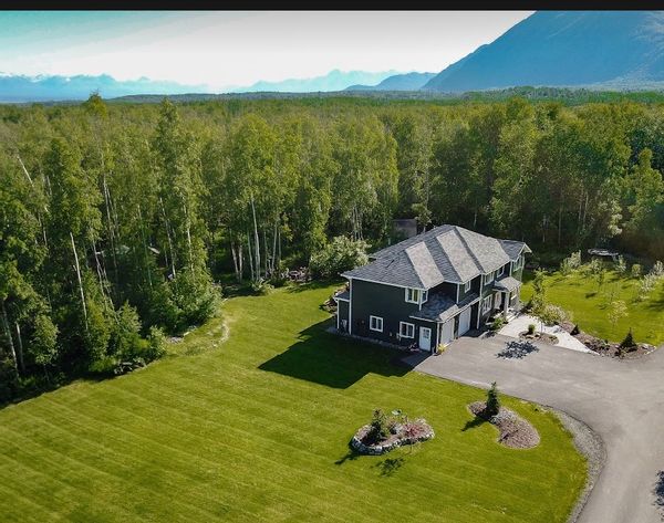 Your Alaskan Dream Home-Away-From-Home