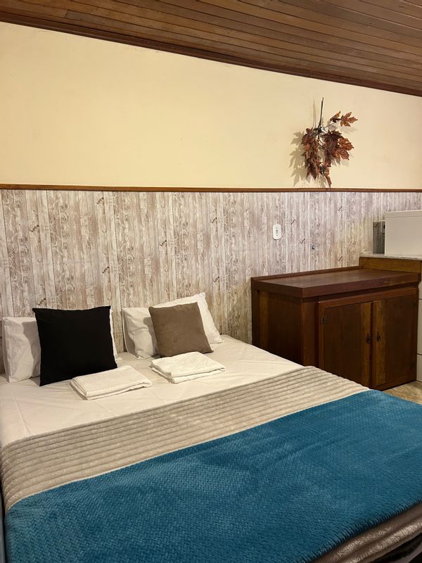 Suíte Executiva - Frigobar, Smart tv, TV a cabo, Cama Queen Size em Ouro Preto-MG