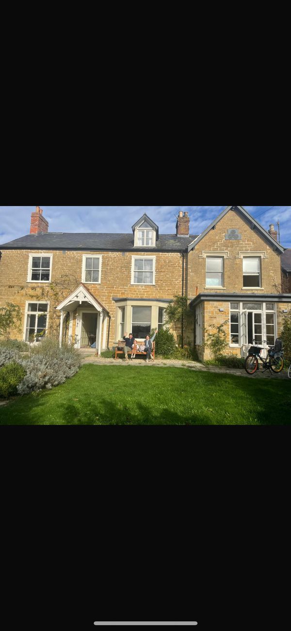 Dorset Vicarage in vibrant town, close to beaches & stunning walks