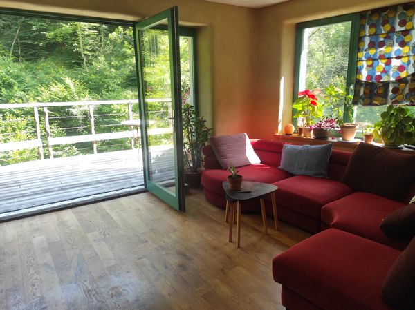 Bel appartement terrasse surplombant la riviere!