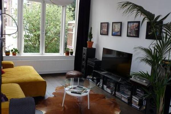 Authentieke dubbele bovenwoning tussen centrum en strand