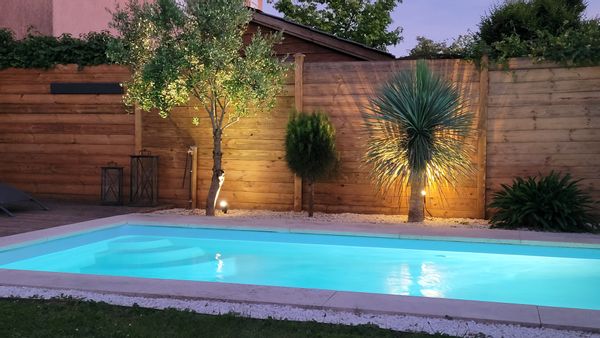 Maison au calme, climatisée et avec piscine à 15 mn de Lyon