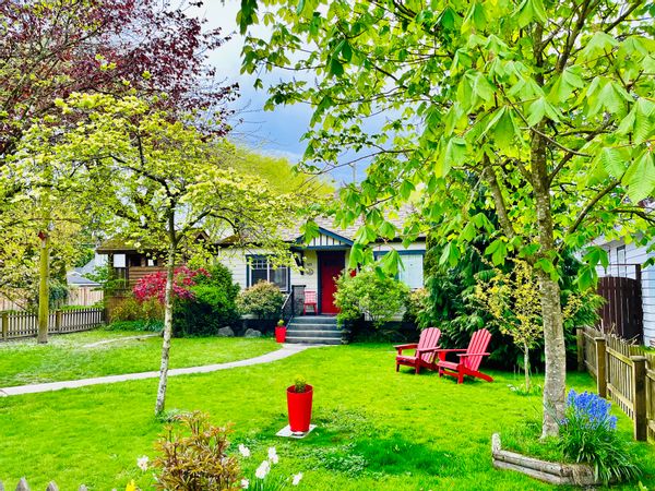 Burkeville Bungalow, YVR