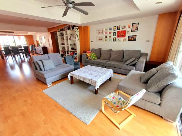 Grand appartement au coeur de Bangkok, près du métro BTS.