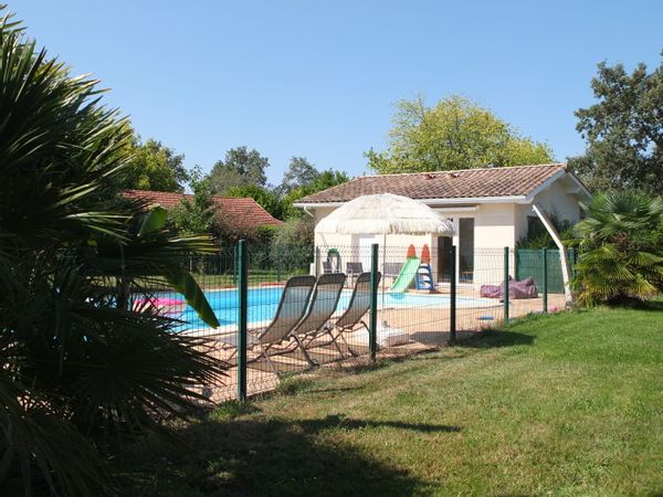 Maisonnette avec piscine entre Bordeaux et Arcachon