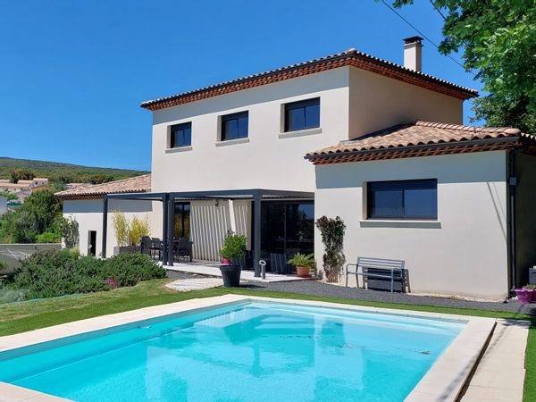 Villa avec piscine entre Ardèche du Sud et Drôme provençale