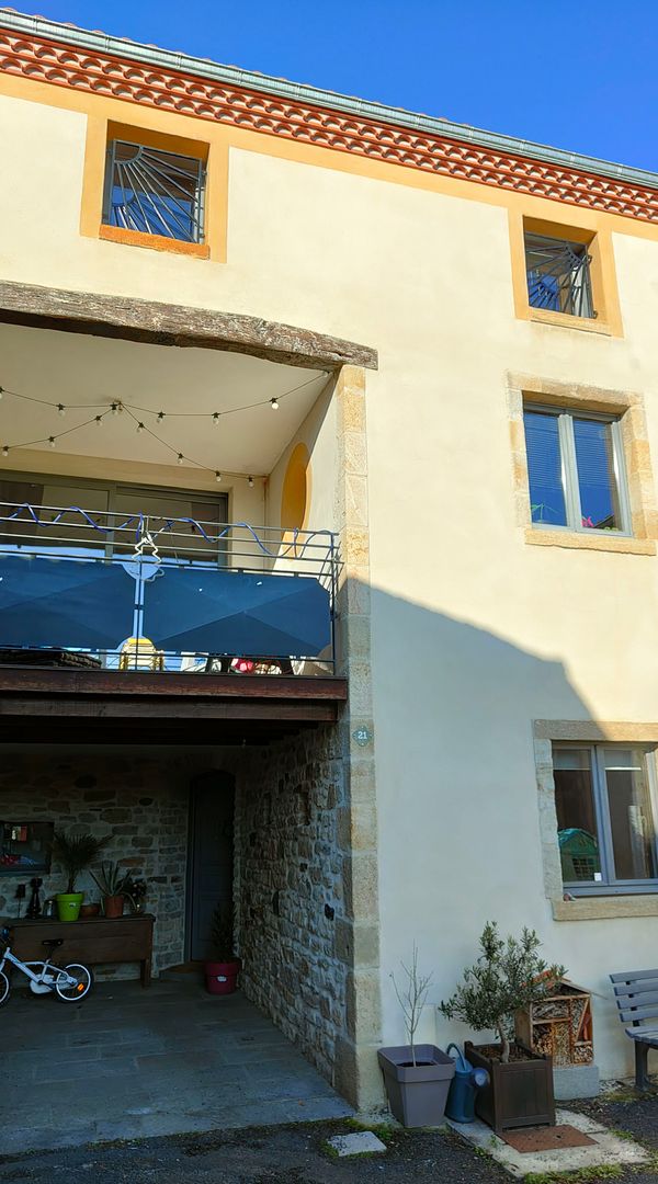 Maison - Village médiéval à 20 min de Clermont-Fd