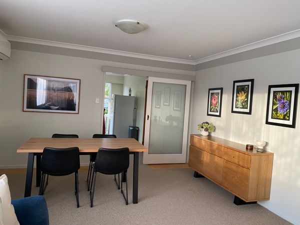 The Locum. A bright and sunny two bedroom apartment close to public transport and walking distance to the heart of the city.
