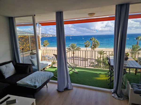Modernes Zuhause mit einem unglaublichen Meerblick!