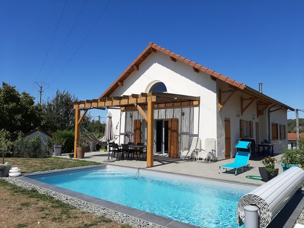 Maison de coeur à la campagne avec piscine
