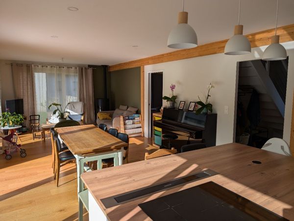 Maison dans le bourg de Locronan classé plus beau village de France.